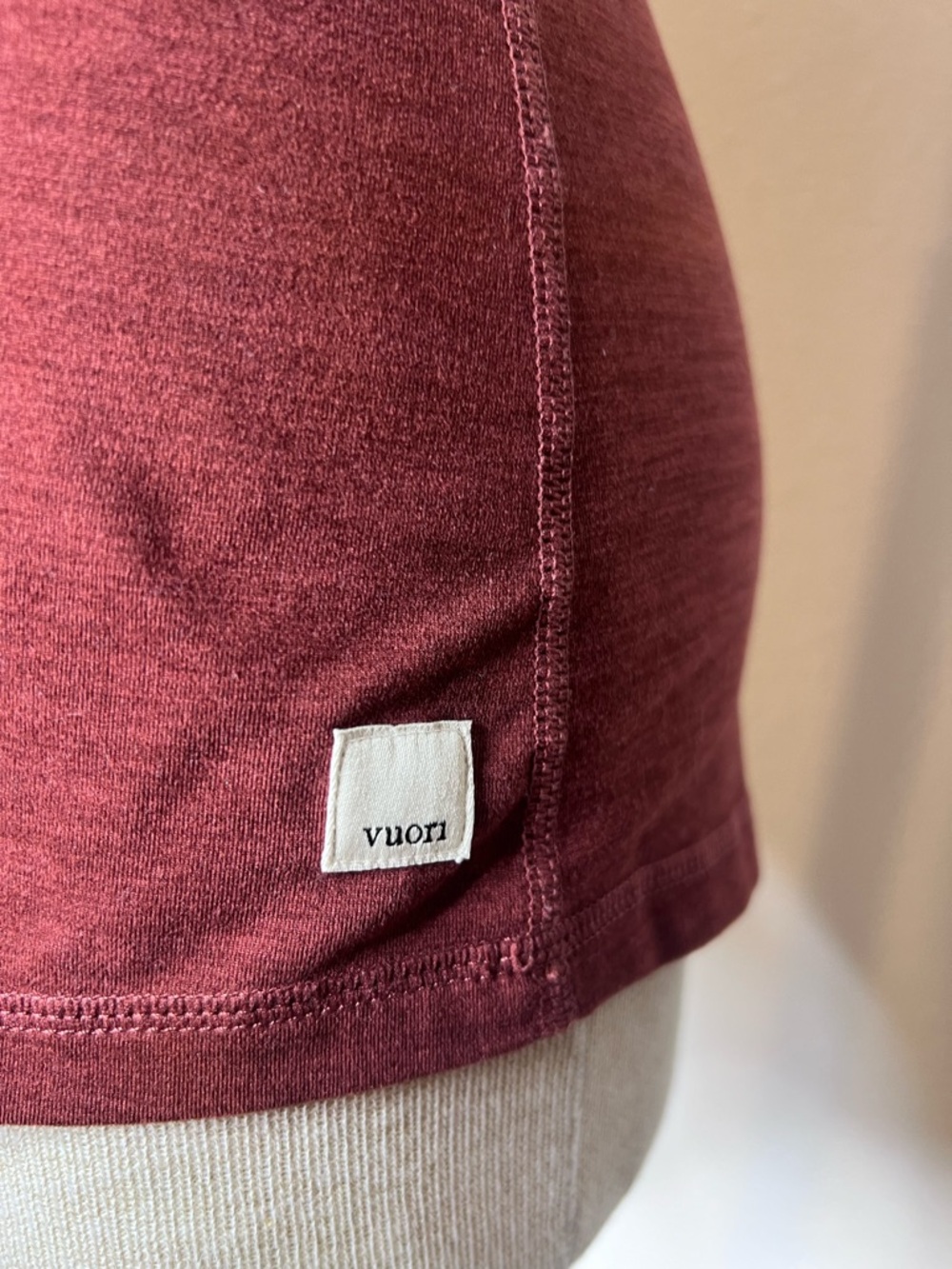 Vuori Women's Scoop Neck Tank Top - Picture 3 of 3